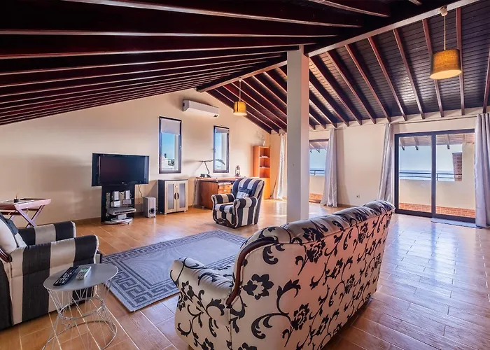 Quinta D. Maria & Ines Holiday home *